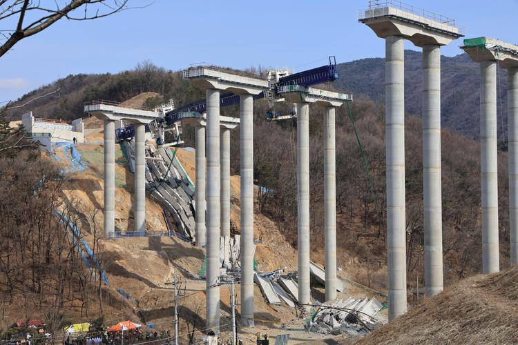 2025全年免费资料大全和四川铁路桥发生垮塌与四川铁路桥发生垮塌事故