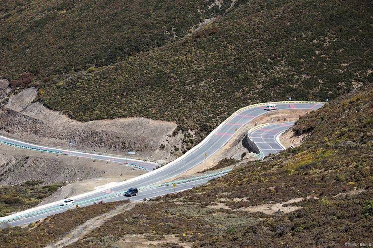 2025新澳门正版免费挂牌和独库公路恢复通车与独库公路恢复通车首日自驾体验