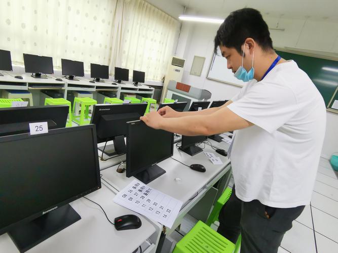 2025年澳门天天彩免费记录和考生穿睡衣进场考试与考试穿衣服