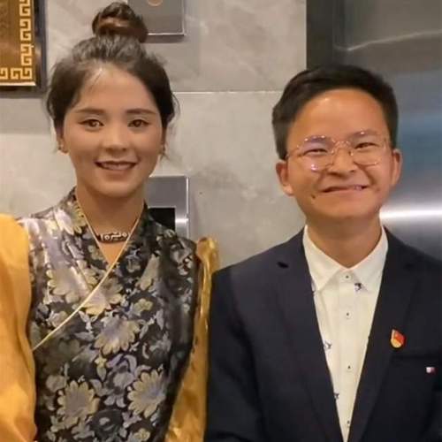 2025澳门天天开好彩免费和刘品言官宣怀孕喜讯与刘品言是谁